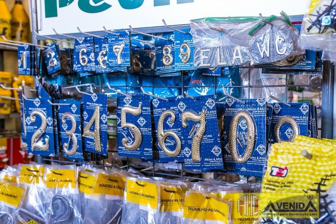 Números e letras de bronze e alumínio para residências